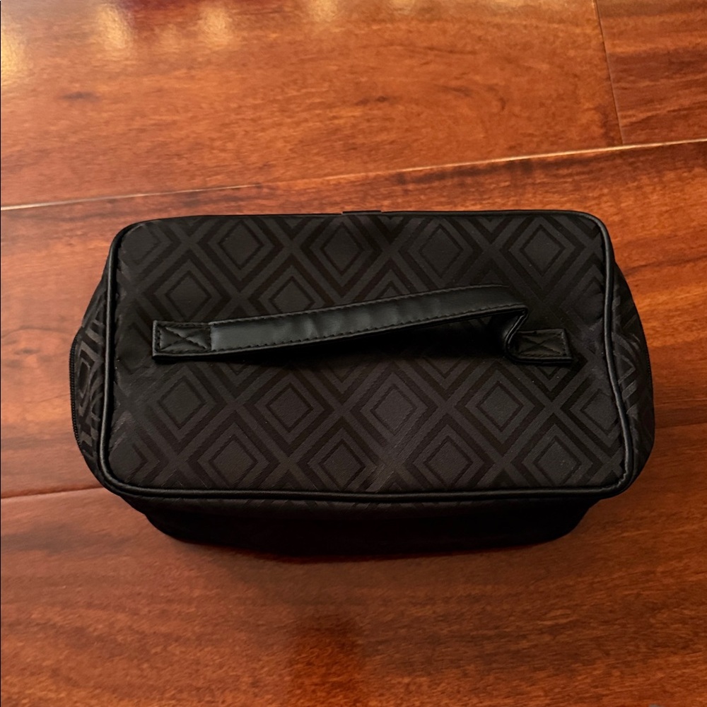 ESTEE LAUDER Black Geometric Cosmetic Bag (New)